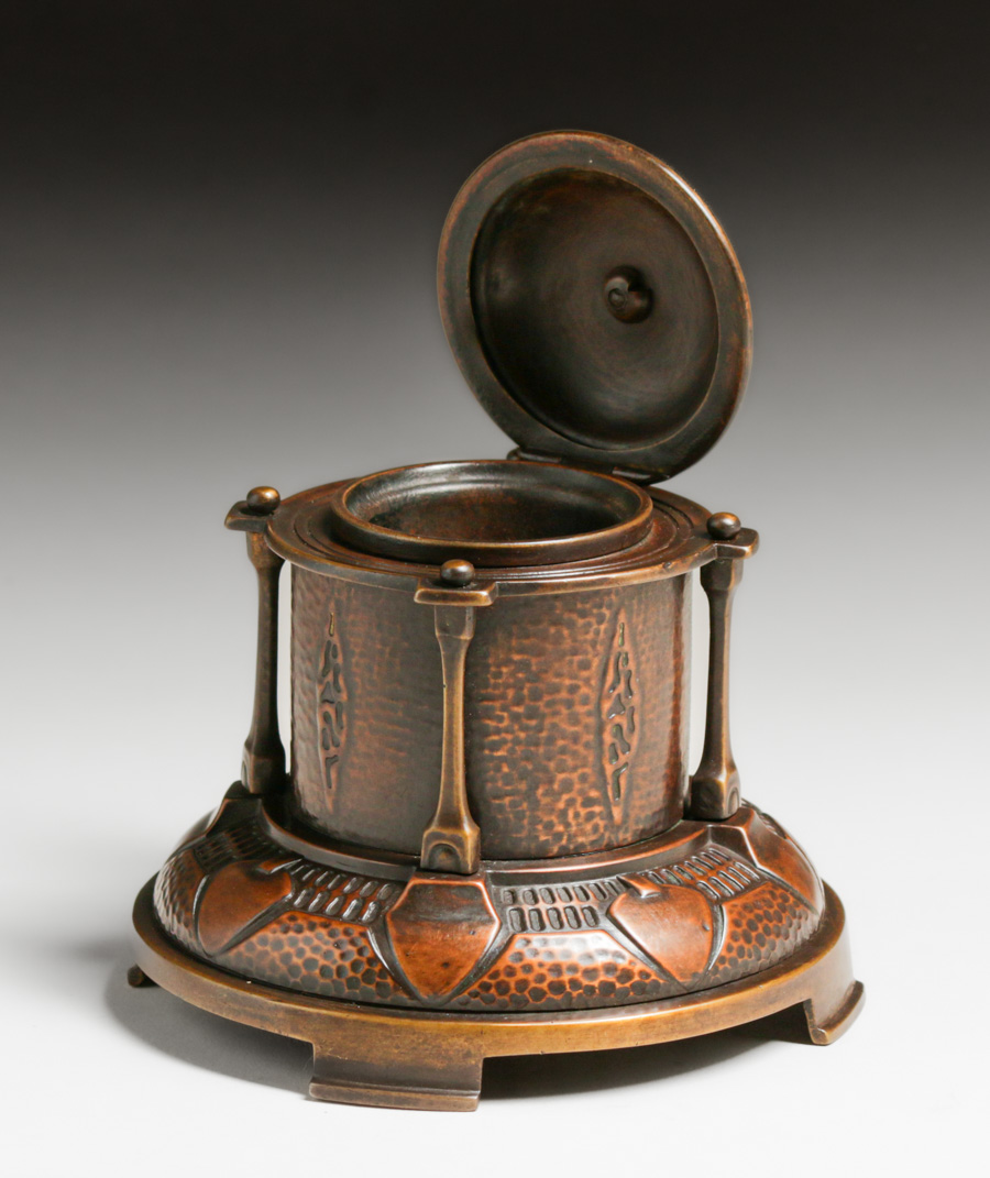 ドイツ　アンティーク　インク壺　WMF コレクター WMF - German Hammered Copper & Brass Inkwell c1905 - California